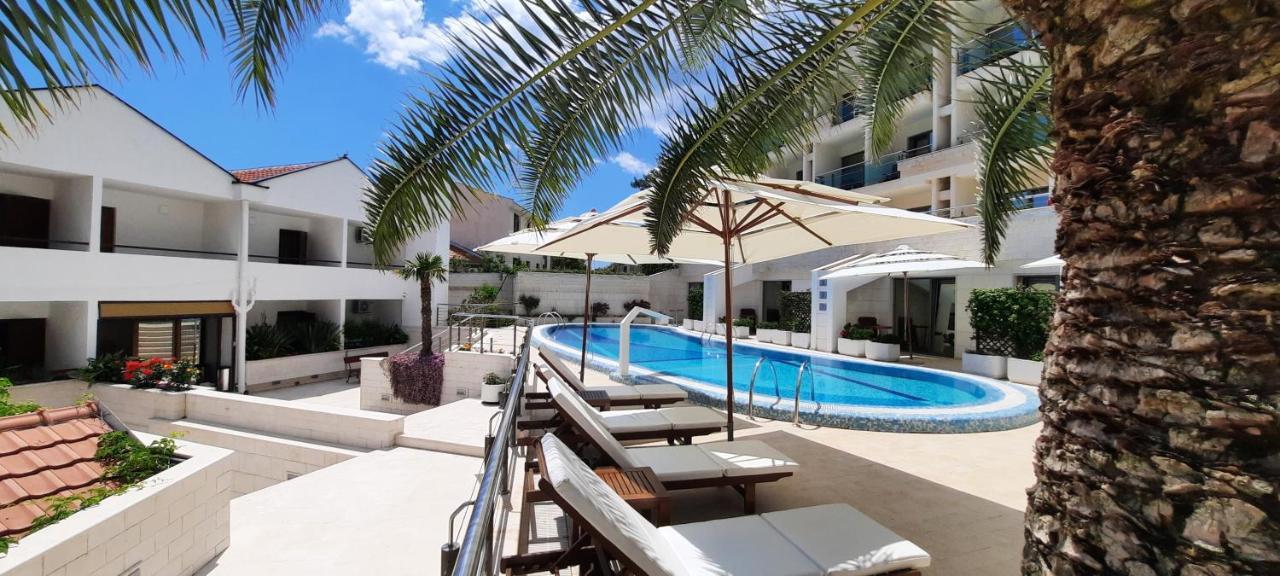 Ambassador Apartments Petrovac エクステリア 写真