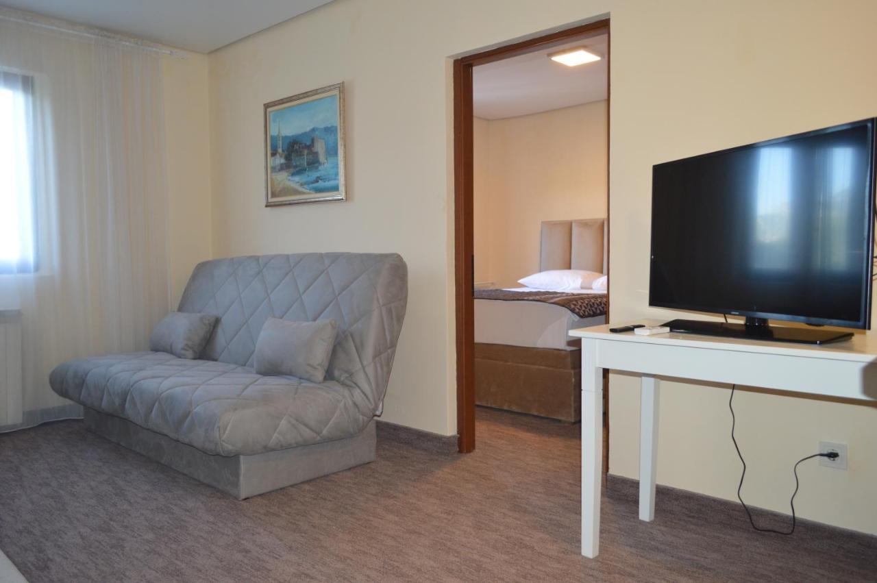 Ambassador Apartments Petrovac エクステリア 写真