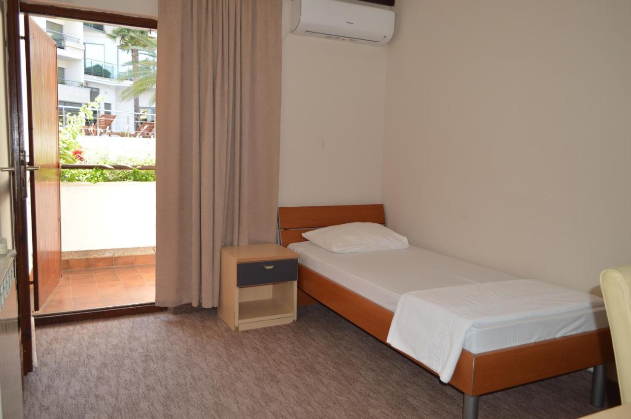 Ambassador Apartments Petrovac エクステリア 写真