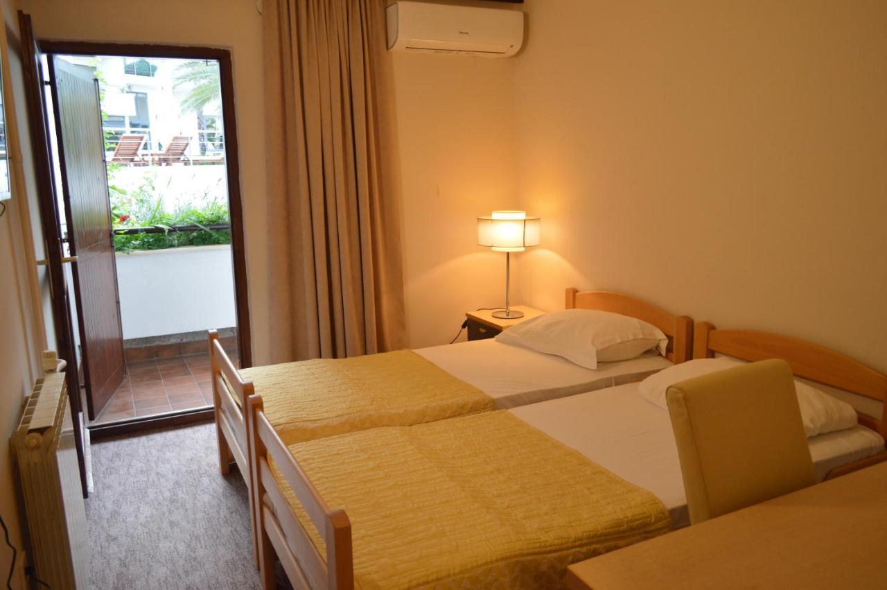 Ambassador Apartments Petrovac エクステリア 写真
